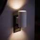💡 60% KORTING – Automatische Wandlamp Voor Schemer & Nacht | 3000K Warm Licht | Insteekbaar & Met Extra Stopcontact